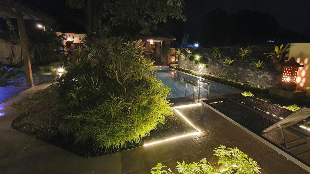 Villa Rosseno - Evelyn Private Pool And Garden Yogyakarta Dış mekan fotoğraf