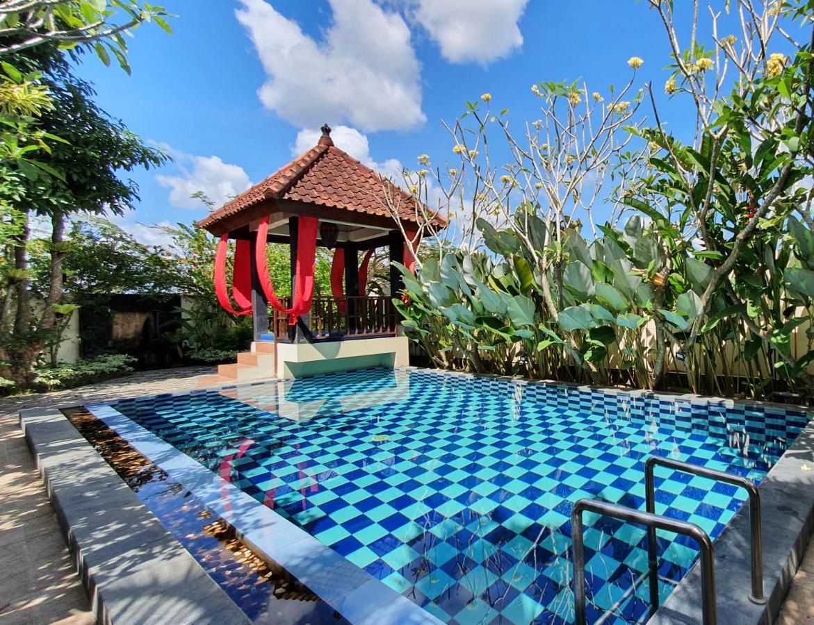 Villa Rosseno - Evelyn Private Pool And Garden Yogyakarta Dış mekan fotoğraf