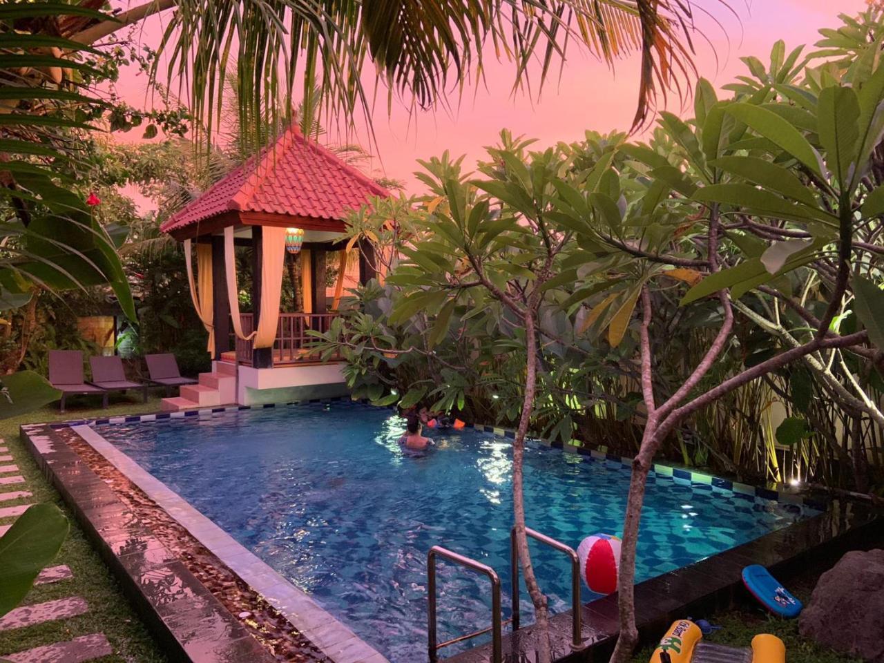 Villa Rosseno - Evelyn Private Pool And Garden Yogyakarta Dış mekan fotoğraf